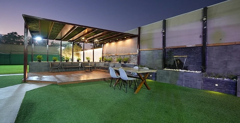 Premium Family Pool Sports Farmhouse